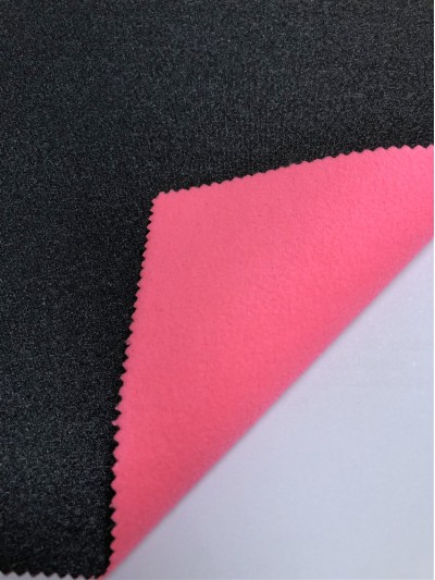 DG-PGSG  PSZZ19134   N/T含紗+中透膜+搖粒絨  56''  324±10gsm 底布100%poly  面布43%poly,15%elastane,42%nylon  MOQ:1500y 45度照